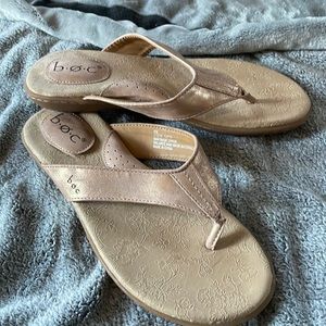Born brand Boc rose gold flip flops so comfortable